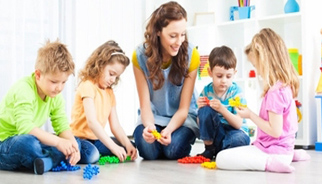 Babysitter in Delhi
